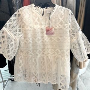 NWT Chic wish Beautiful White Lace Top L/XL